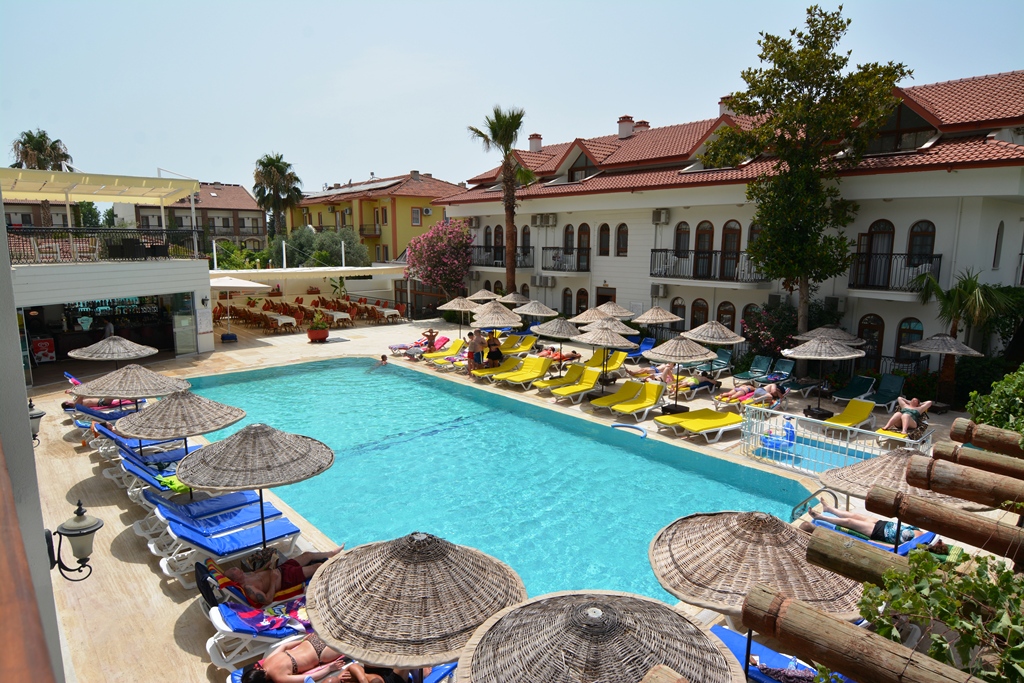 Golden Life Blue & Green Hotel
